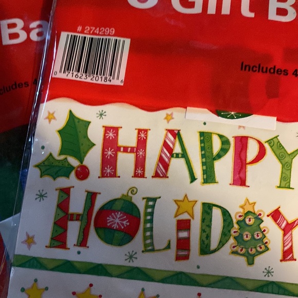 NEW 3 sets  8 gift bags with tags include 4 small 3 med and 1 large  plus tags - Picture 2 of 4